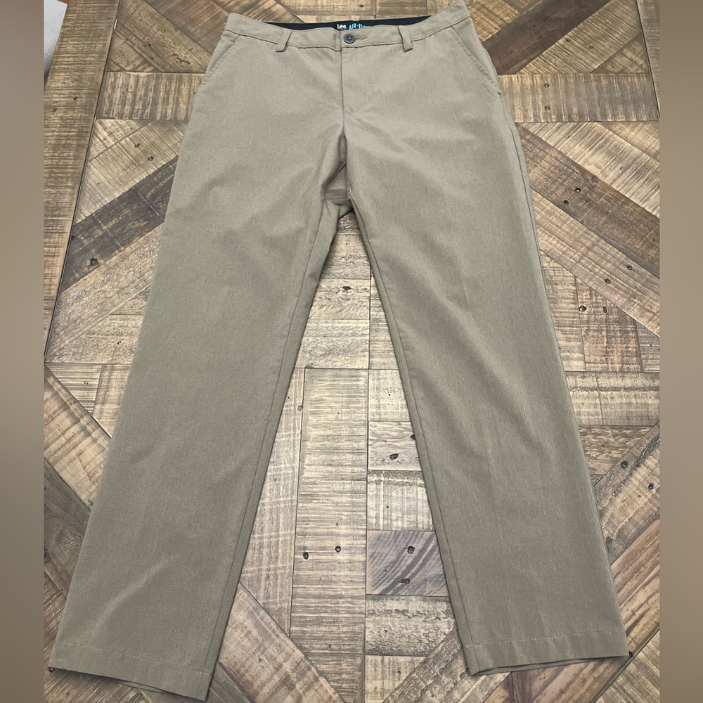 Lee Performance Series Air-Flow Slim Fit.